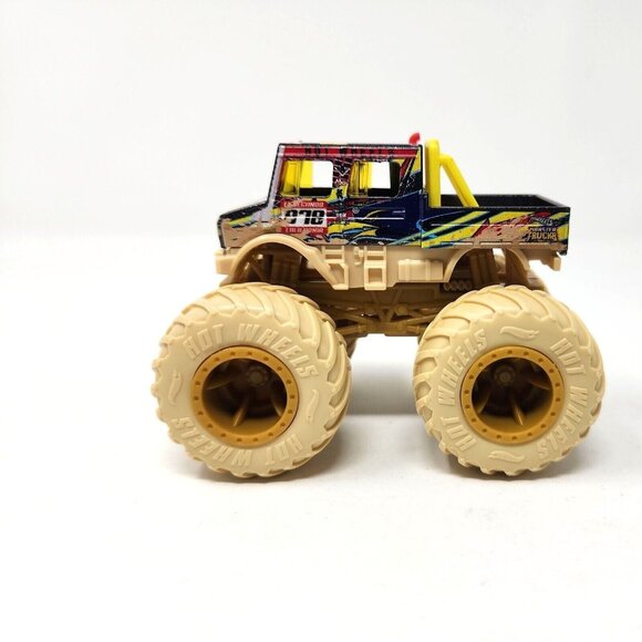 2022 Hot Wheels Monster Trucks UNIMOG Monster Truck 1:64 Demo Doubles (jam23) - Picture 1 of 7